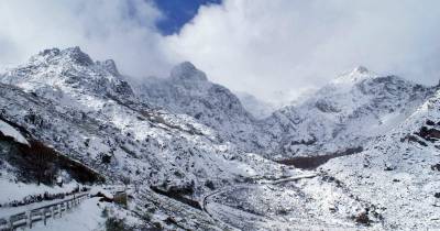 Queda de neve fecha estrada no maciço central da Serra da Estrela