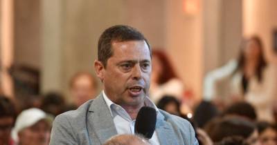 Parlamento na Comunidade: Manuel Salustino pede segunda via para o Curral das Freiras.