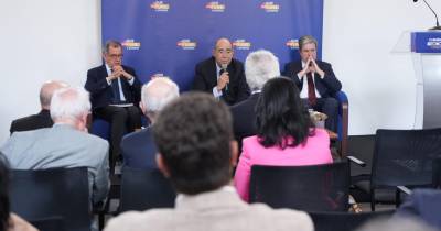 Miguel de Sousa foi o moderador numa conferência sobre autonomia regional.