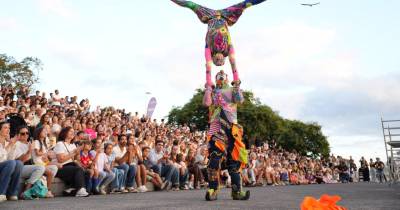 Karcocha voltou a movimentar uma multidão com o seu humor peculiar.