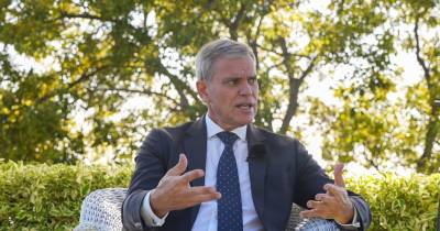 “Muitas vezes, se as pessoas não tiverem consciência do que é a Laurissilva, não a apreciam”, observou, acrescentando que, sem esse enquadramento, “a possibilidade de respeitar na íntegra o que é fundamental fica aquém”.