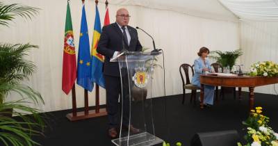 Aires de Jesus Santos, presidente cessante da Assembleia Municipal, dirigiu-se aos presentes no início da cerimónia.