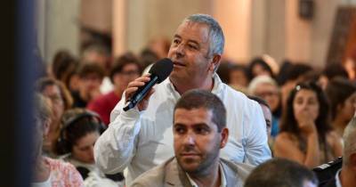 Entre os exemplos referidos, destacou a melhoria das infraestruturas da freguesia e a chegada da via expresso, que contribuiu para aproximar o Jardim da Serra do restante concelho e da Região.