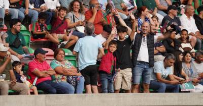 Veja quem está nos Barreiros para assistir ao Marítimo-Santa Clara (com fotos)