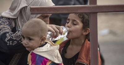 A suspensão das hostilidades permite a entrega de ajuda aos abrigos onde se encontram os civis.