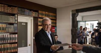 O presidente do Partido Social Democrata (PSD) , José Manuel Bolieiro, exerceu o seu direito de voto para as eleições regionais dos Açores na junta de freguesia de Fajã de Baixo.