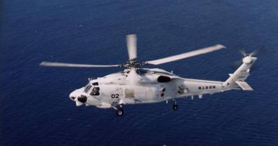 Os dois helicópteros SH-60K, cada um com uma tripulação de quatro pessoas, perderam o contacto com o centro de comando entre as 22:38 e as 23:04 de sábado.