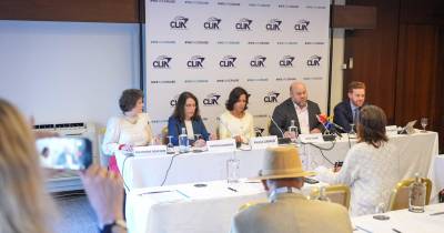 O briefing para a imprensa decorre no Casino Park Hotel, com a presença de Bud Darr, presidente e CEO da CLIA, e Paula Cabaço, presidente da APRAM.