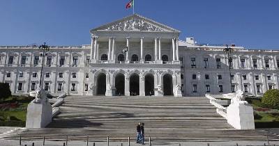 De acordo com informação divulgada pelo Chega à Lusa, o líder do partido, André Ventura, e a deputada Cristina Rodrigues serão os efetivos, enquanto o líder parlamentar, Pedro Pinto, será suplente.