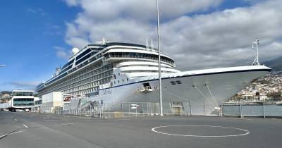 Dois cruzeiros e um mega-iate no porto do Funchal