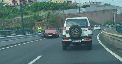 Viatura sofreu danos avultados.