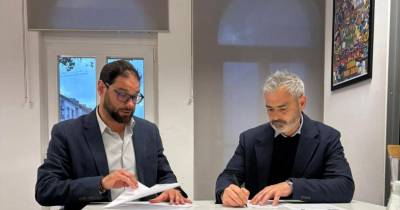 Protocolo define que universitários ribeira-bravenses terão acesso a vagas na Residência de Estudantes de Benfica.