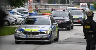 Robert Fico, de 59 anos, foi atacado quando cumprimentava os seus apoiantes após uma reunião do Governo na quarta-feira, na antiga cidade mineira de Handlova.