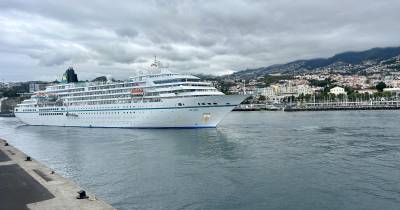 Amadea passa a noite no Porto do Funchal