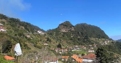 Helicóptero junta-se ao combate às chamas que se alastram no Faial