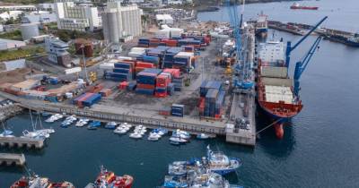 Região quer assegurar transporte marítimo insular nos serviços mínimos portuários
