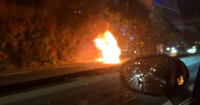 Viatura estava a arder em plena via rápida