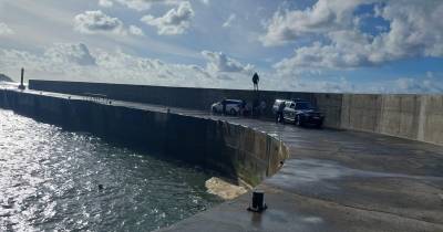 Resgatadas cinco pessoas no cais do Paul do Mar