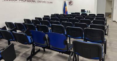 Alunos ajudam contribuintes no preenchimento do IRS