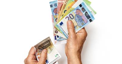 Em comunicado, a associação considera que o aumento de 65 euros (mais de 7%) é excessivo e desajustado à realidade económica e à evolução da produtividade, alertando que pode comprometer “o equilíbrio entre a valorização dos rendimentos e a sustentabilidade das empresas madeirenses”.