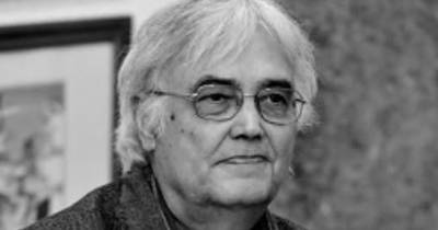 Como ensaísta e investigador, dedicou-se em particular ao estudo da Literatura Portuguesa Moderna e Contemporânea.