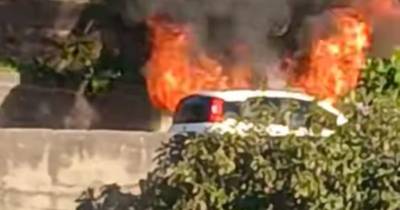 Imagem enviada por um leitor do automóvel em chamas em São Roque