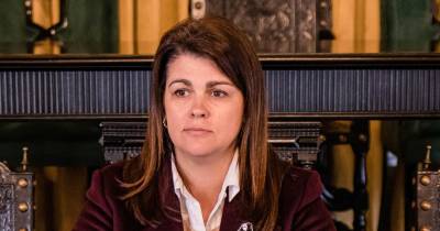 Élia Ascensão acusa os vereadores do PSD e também os deputados de “circo mediático”.