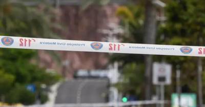 Condutores ignoram sinalização e retiram barreiras em áreas com risco de derrocada