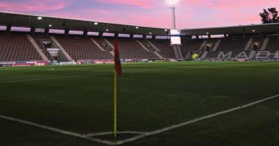 Verde-rubros jogam nos Barreiros a partir das 19h15.