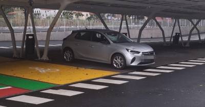 Destroços em supermercado de São Vicente danificaram uma viatura