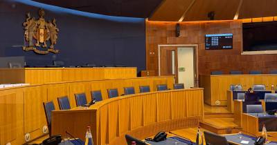 Plenário debate combustíveis e apoio a estudantes deslocados