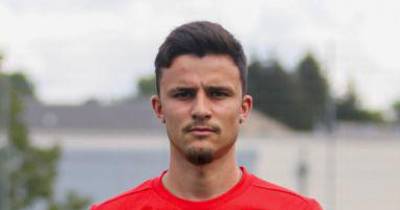 Atacante madeirense cumpre primeira experiência no estrangeiro.