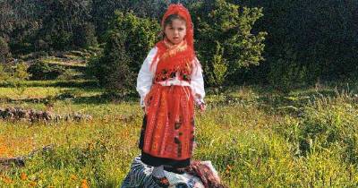 Neste espetáculo, a autora convida o público a mergulhar “nas profundezas da identidade minhota, desvendando aspetos intricados bordados com corações minhotos”.