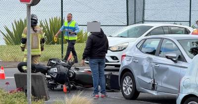 Viaturas colidiram mesmo no cruzamento