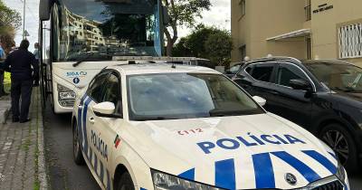 Motorista chama polícia após jovem provocar distúrbios em autocarro