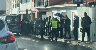 A greve decorre entre as 00h00 e as 24h00.