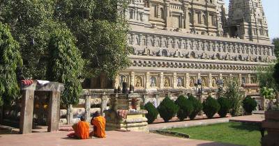 Pelo menos oito mortos e oito feridos numa cerimónia religiosa em templo na Índia