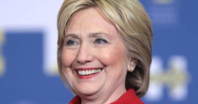 Hillary Clinton pede que Trump seja questionado sobre laços com Epstein