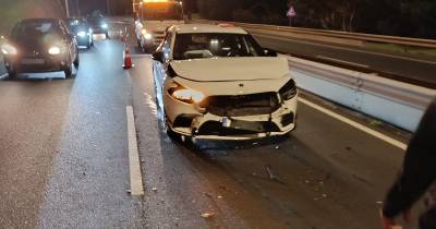 Quatro carros envolvidos em acidente na via rápida no Caniço