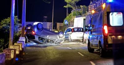 Os Bombeiros Mistos da Ribeira Brava e Ponta do Sol estiveram no local.