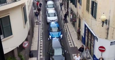 Veja o trânsito caótico que está a afetar a Rua do Seminário e Fernão Ornelas (com fotos)