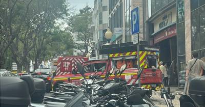 Quatro pessoas estão presas no elevador no prédio da Clínica Arriaga