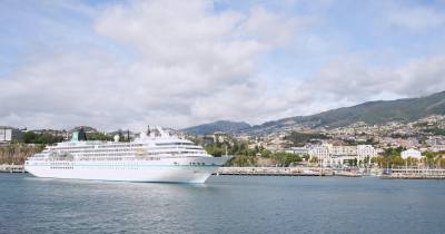 Navio de cruzeiro Amadea pernoita no Porto do Funchal