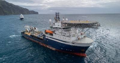 ’Island Frontier’ é o nome do navio.