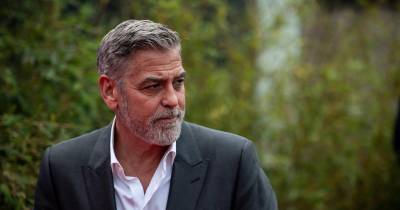 “Esta não é apenas a minha opinião; é a opinião de todos os senadores, membros do Congresso e governadores com quem falei em privado”, escreveu Clooney no The New York Times.