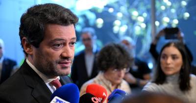 O presidente do Chega considerou hoje que o filho do Presidente da República Nuno Rebelo de Sousa tem de comparecer na comissão de inquérito.