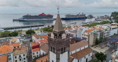 O Funchal amanheceu com a presença de três navios.
