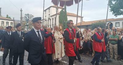 Procissão do Corpo de Deus decorre entre o Colégio e a Sé (com fotos)