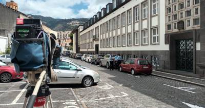 Violência doméstica: PSP monta perímetro de segurança à porta do tribunal