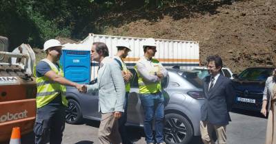 Limpeza de mato na estrada da Eira do Serrado para prevenção de fogos